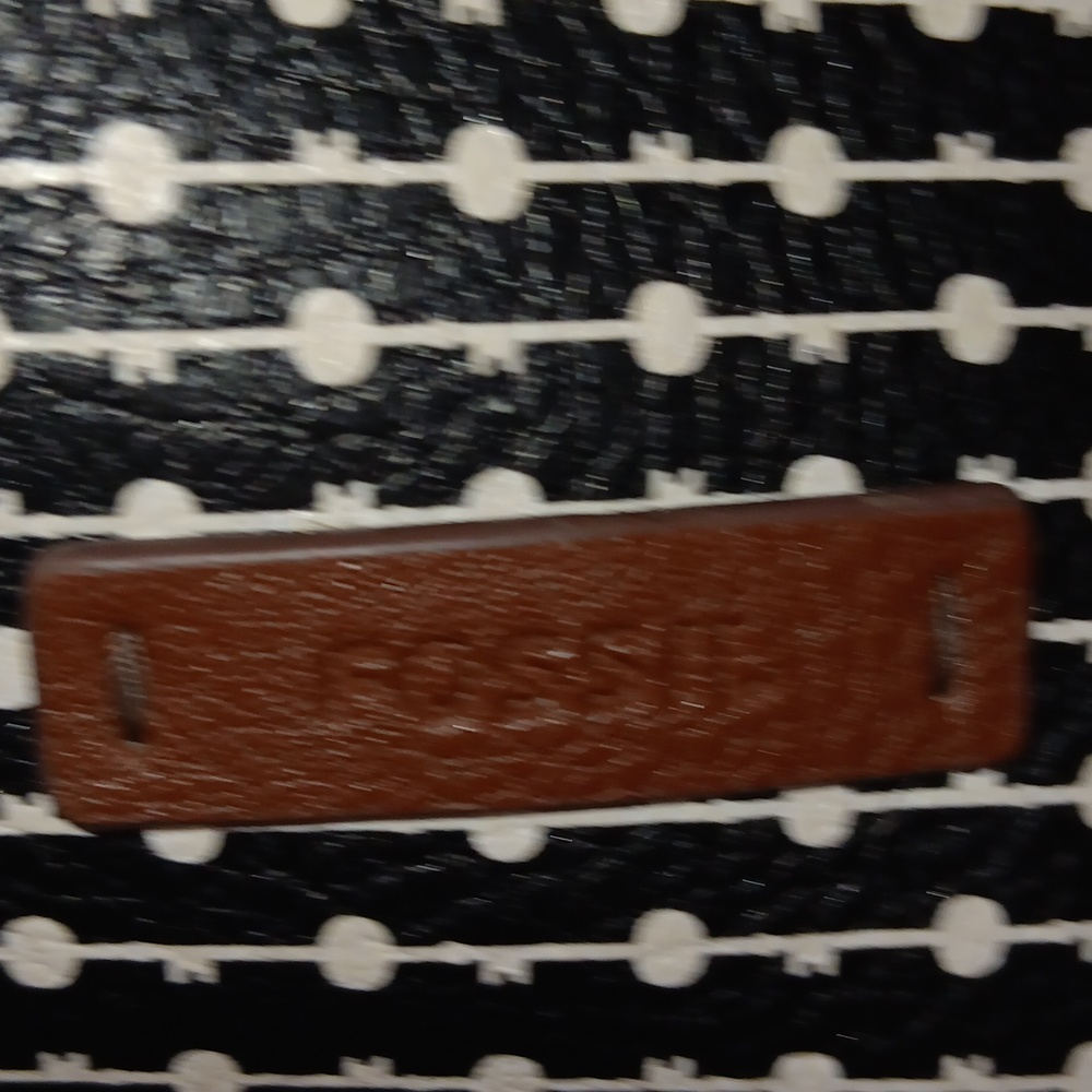 Fossil tote